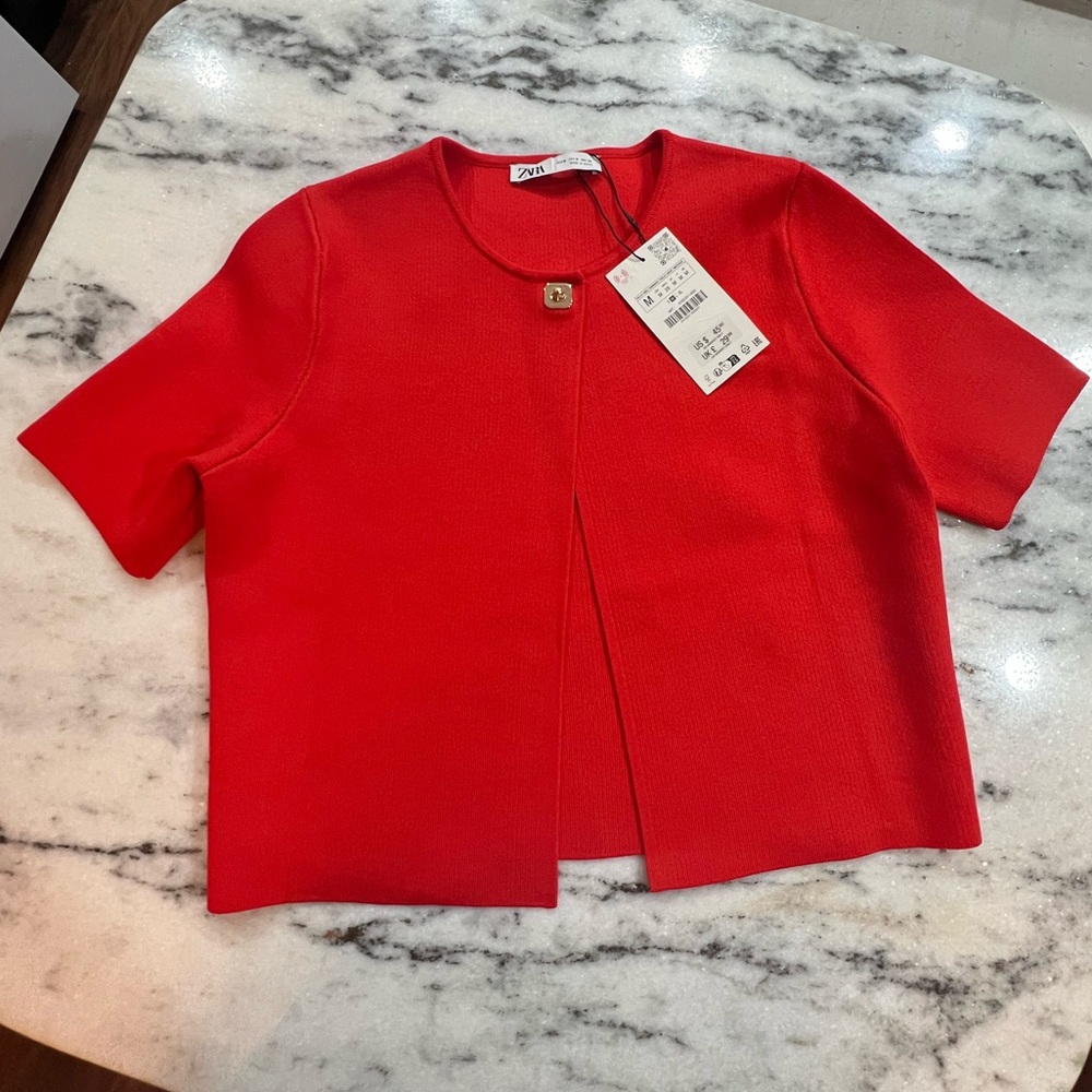 Red Zara split button top - size medium - Picture 2 of 4